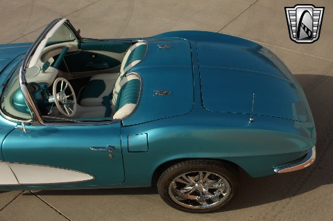 1961 Chevrolet Corvette image 56