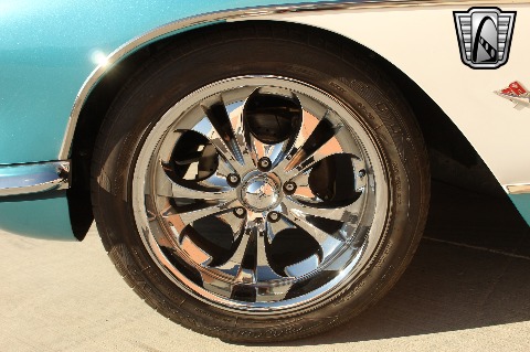 1961 Chevrolet Corvette image 108