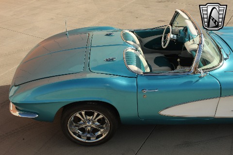 1961 Chevrolet Corvette image 57