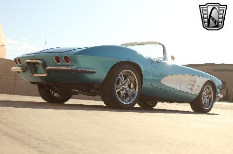 1961 Chevrolet Corvette image 32