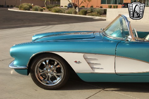 1961 Chevrolet Corvette image 59