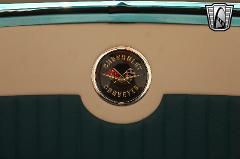 1961 Chevrolet Corvette image 137