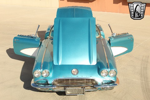 1961 Chevrolet Corvette image 35