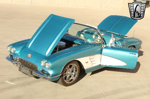 1961 Chevrolet Corvette image 37