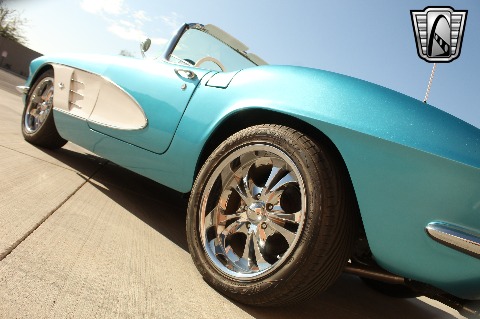 1961 Chevrolet Corvette image 89