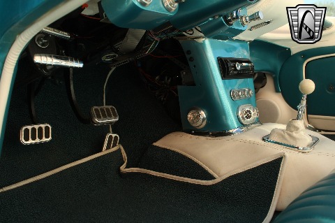 1961 Chevrolet Corvette image 115