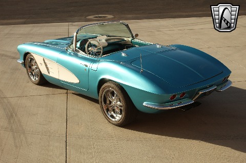 1961 Chevrolet Corvette image 12