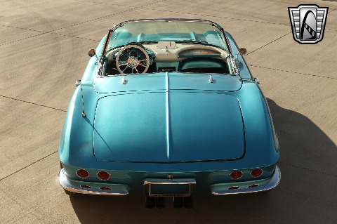 1961 Chevrolet Corvette image 13