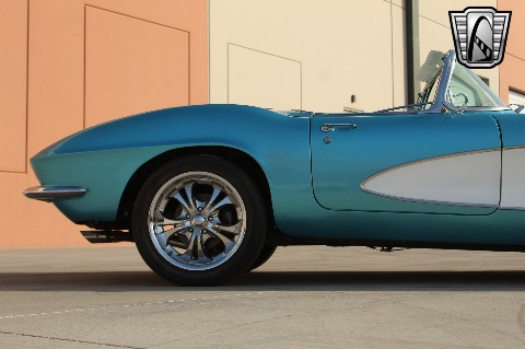 1961 Chevrolet Corvette image 65