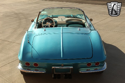 1961 Chevrolet Corvette image 14