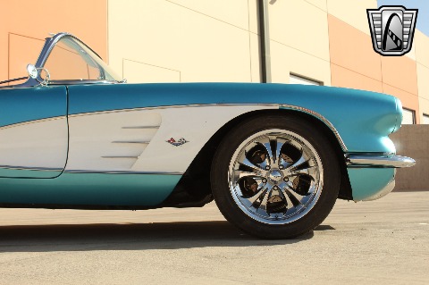 1961 Chevrolet Corvette image 66