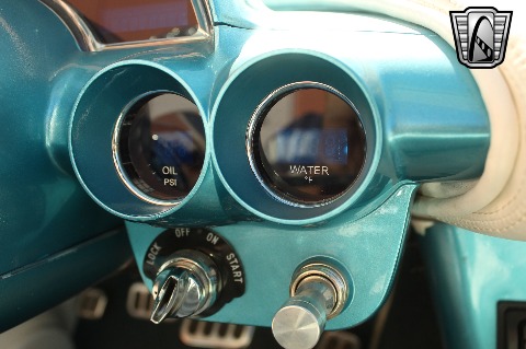 1961 Chevrolet Corvette image 122