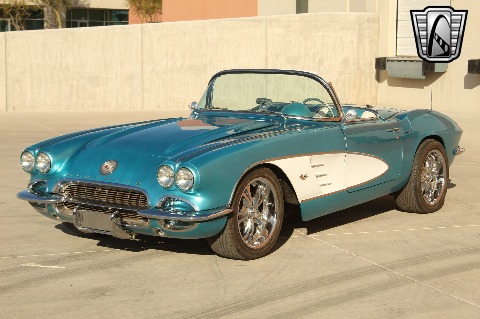 1961 Chevrolet Corvette image 19