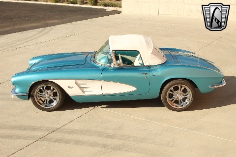 1961 Chevrolet Corvette image 46