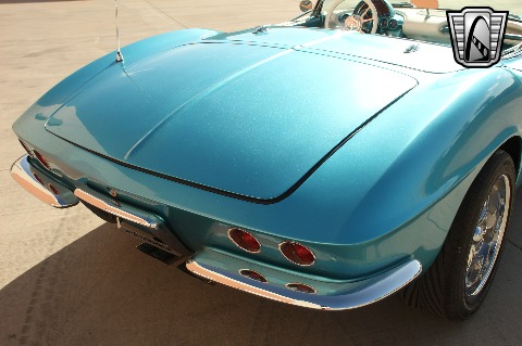 1961 Chevrolet Corvette image 99