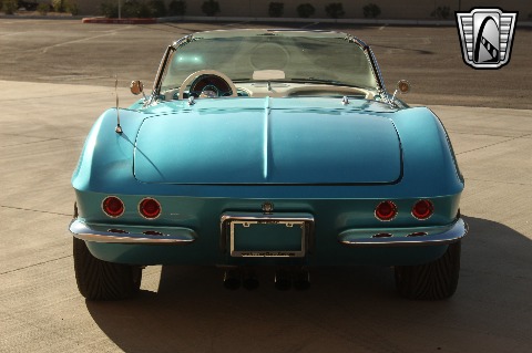 1961 Chevrolet Corvette image 22