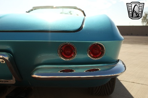 1961 Chevrolet Corvette image 100