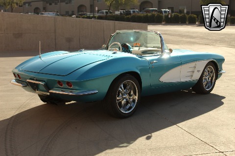 1961 Chevrolet Corvette image 23