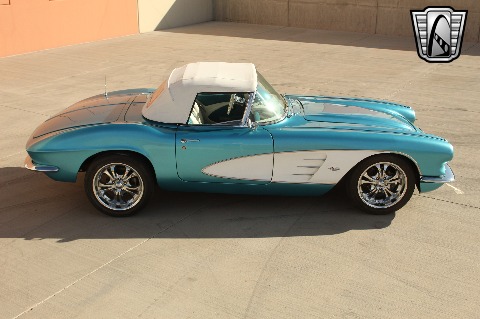1961 Chevrolet Corvette image 50