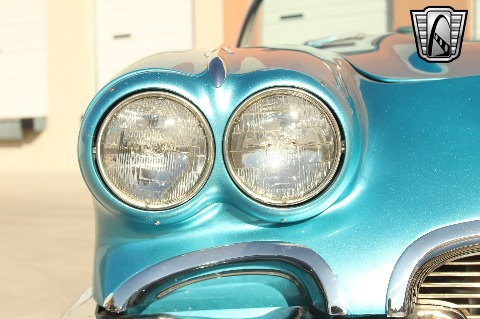 1961 Chevrolet Corvette image 76