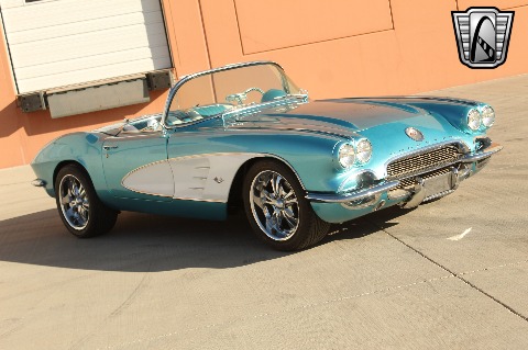 1961 Chevrolet Corvette image 25