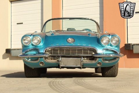 1961 Chevrolet Corvette image 26