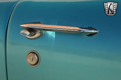 1961 Chevrolet Corvette image 104