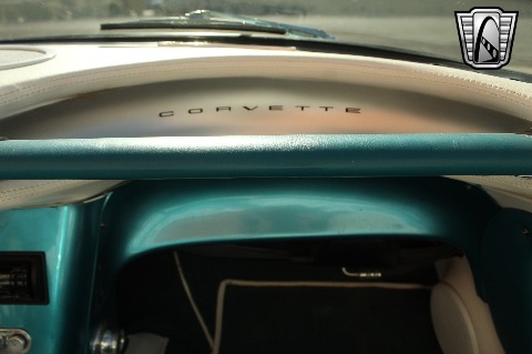 1961 Chevrolet Corvette image 130