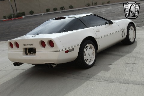 1988 Chevrolet Corvette image 32