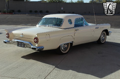 1957 Ford Thunderbird image 24