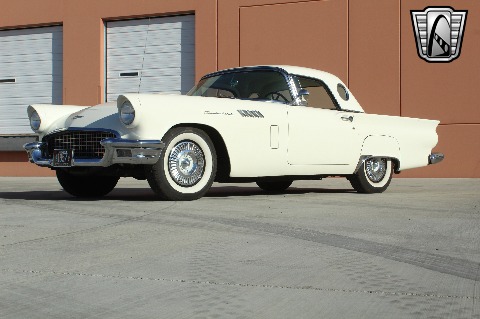 1957 Ford Thunderbird image 28