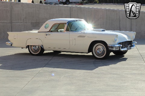 1957 Ford Thunderbird image 8