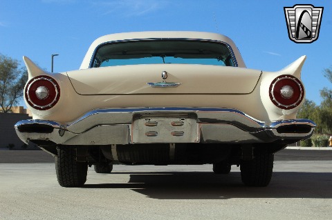 1957 Ford Thunderbird image 31
