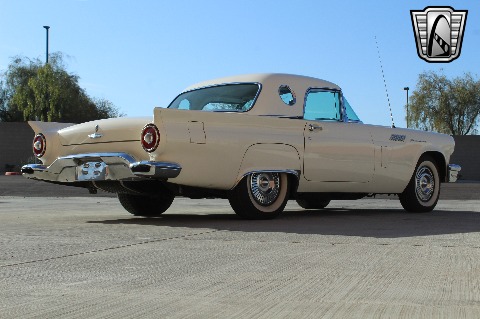1957 Ford Thunderbird image 32