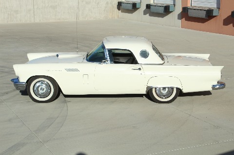 1957 Ford Thunderbird image 13