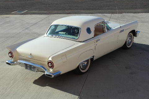 1957 Ford Thunderbird image 16
