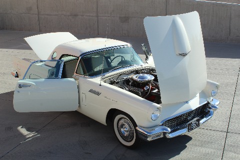 1957 Ford Thunderbird image 42