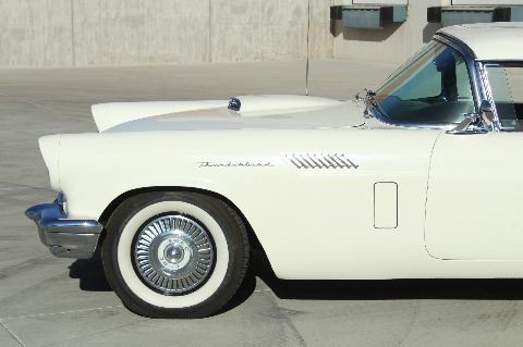 1957 Ford Thunderbird image 43