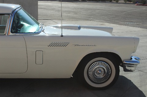 1957 Ford Thunderbird image 45