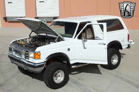 1987 Ford Bronco image 34