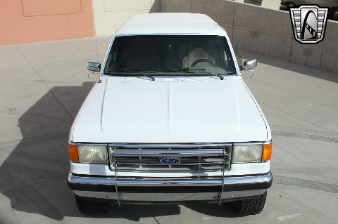 1987 Ford Bronco image 9