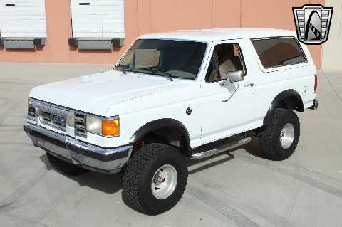 1987 Ford Bronco image 10