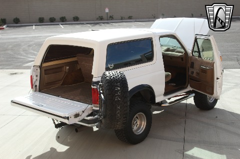1987 Ford Bronco image 38