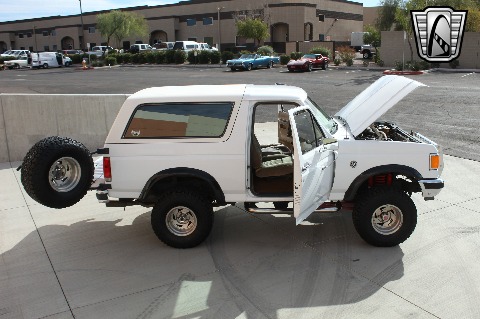 1987 Ford Bronco image 39