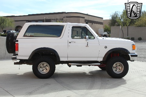 1987 Ford Bronco image 23
