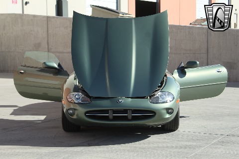 2000 Jaguar XK8 image 30