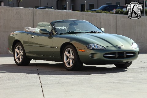 2000 Jaguar XK8 image 5