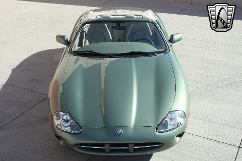 2000 Jaguar XK8 image 7