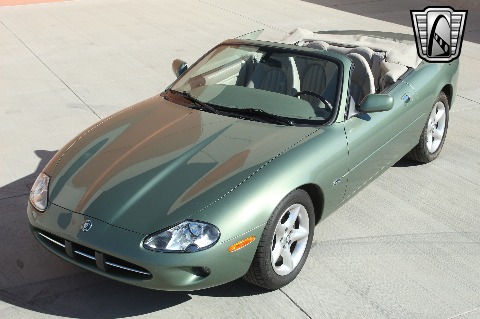 2000 Jaguar XK8 image 8