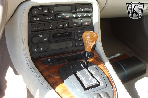 2000 Jaguar XK8 image 86